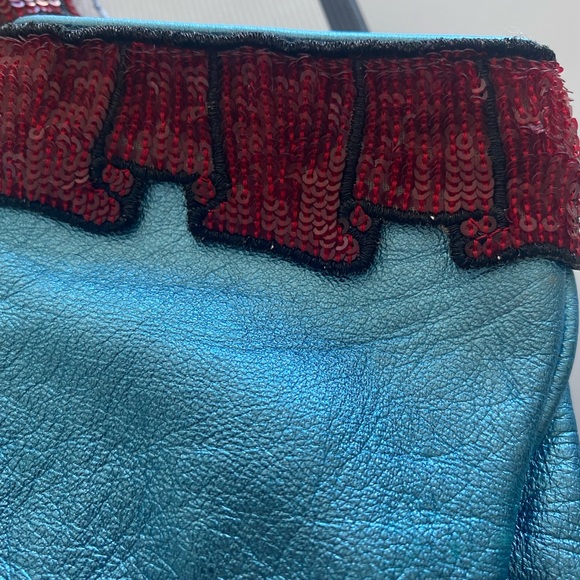 Gucci Women’s Leather Blue Gloves - Picture 9 of 9